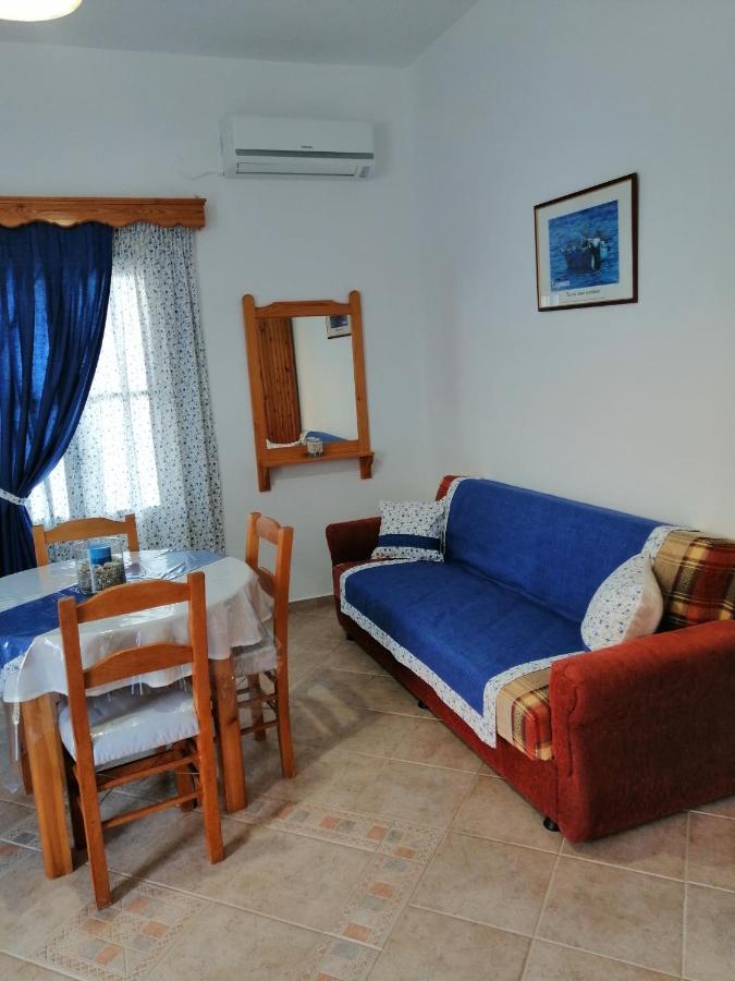 Emborios Petroula Apartments II מראה חיצוני תמונה