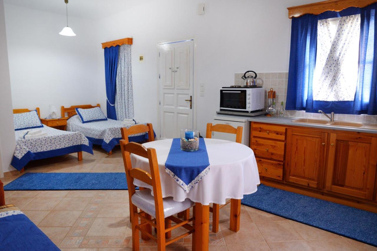 Emborios Petroula Apartments II מראה חיצוני תמונה