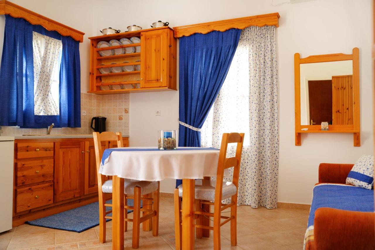 Emborios Petroula Apartments II מראה חיצוני תמונה