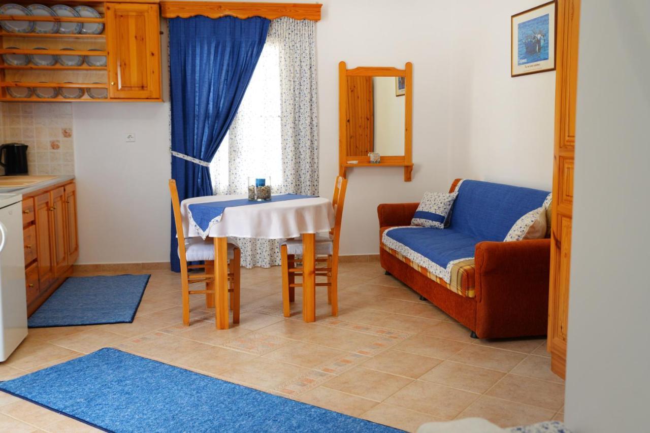 Emborios Petroula Apartments II מראה חיצוני תמונה